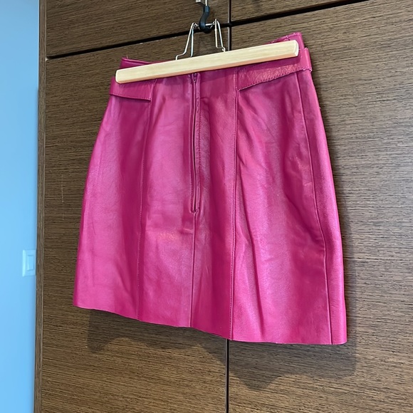 VINTAGE 100% Leather Fuchsia Miniskirt ‘XS’ - Picture 7 of 13